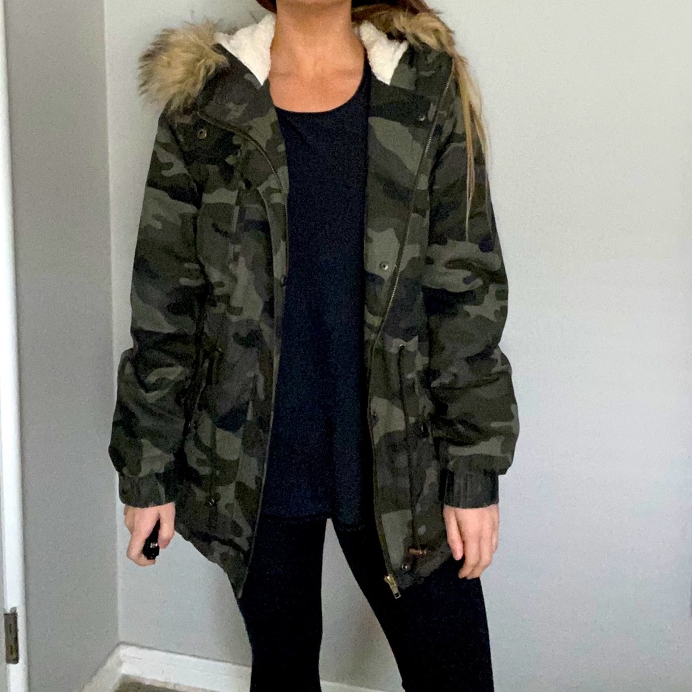 Camo coat with faux fur hood. Size Medium